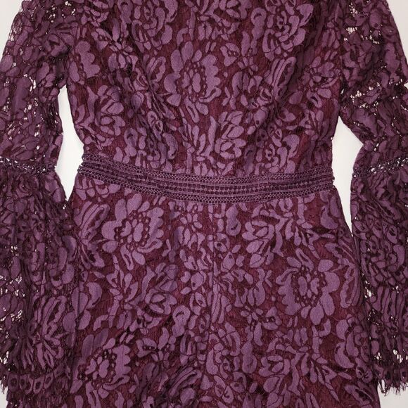 DO+BE Natasha Plum Lace Bell Sleeve Romper Size M - Picture 11 of 12